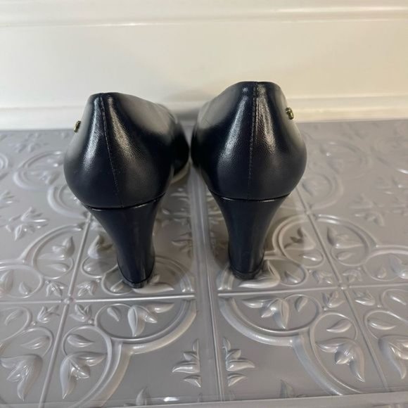 Brand NEW Etienne Aigner navy leather heels size 6 - Picture 3 of 7